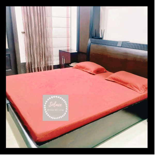 Red solid hosiery fitted bedsheet with same pillow covers