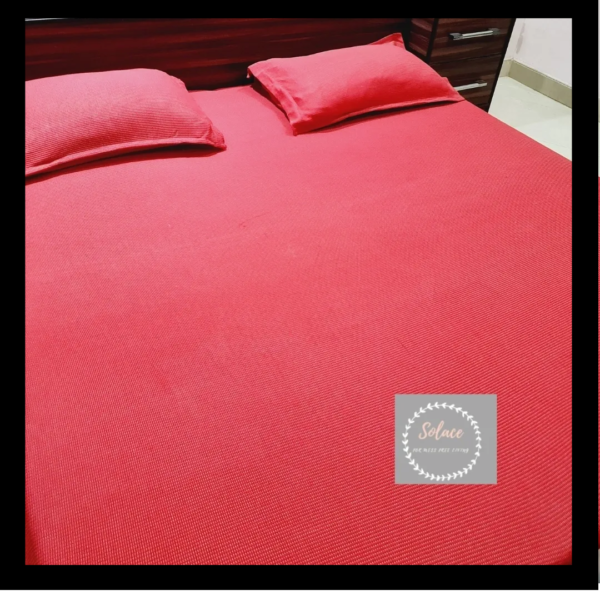 Red fine stripes hosiery bedsheet with same pillow cover