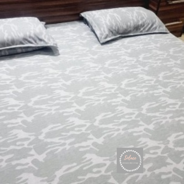 Camouflage design hosiery fitted bedsheet with same pillow covers