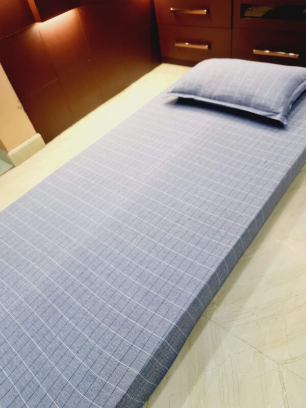 Single grey checkered hosiery fitted bedsheet with same pillow cover