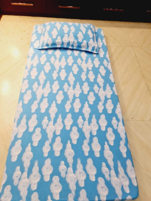 Single blue printed hosiery fitted bedsheet with same pillow cover